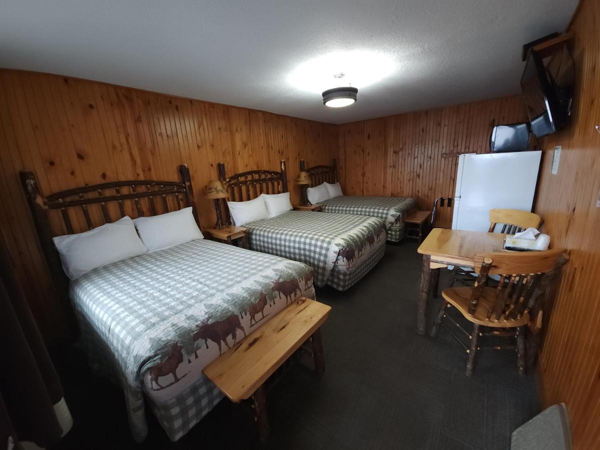 Outdoorsman Motel Wawa Buitenkant foto