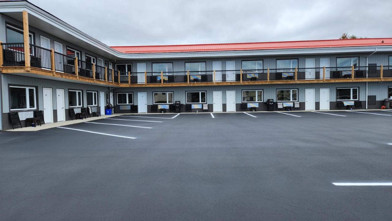 Outdoorsman Motel Wawa Buitenkant foto